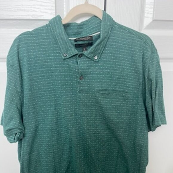 Banana Republic cotton polo:  green w/ muted design, great cond. & barely worn - Picture 2 of 4